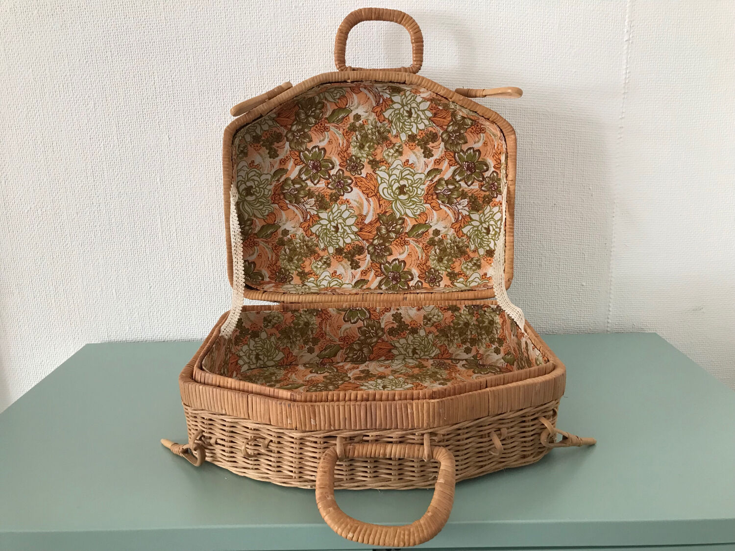 Vintage wicker case