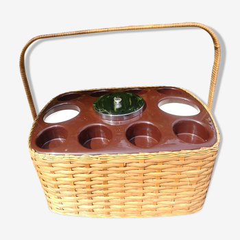 Vintage portable appetizer/bar basket in brown plastic and wicker 70s