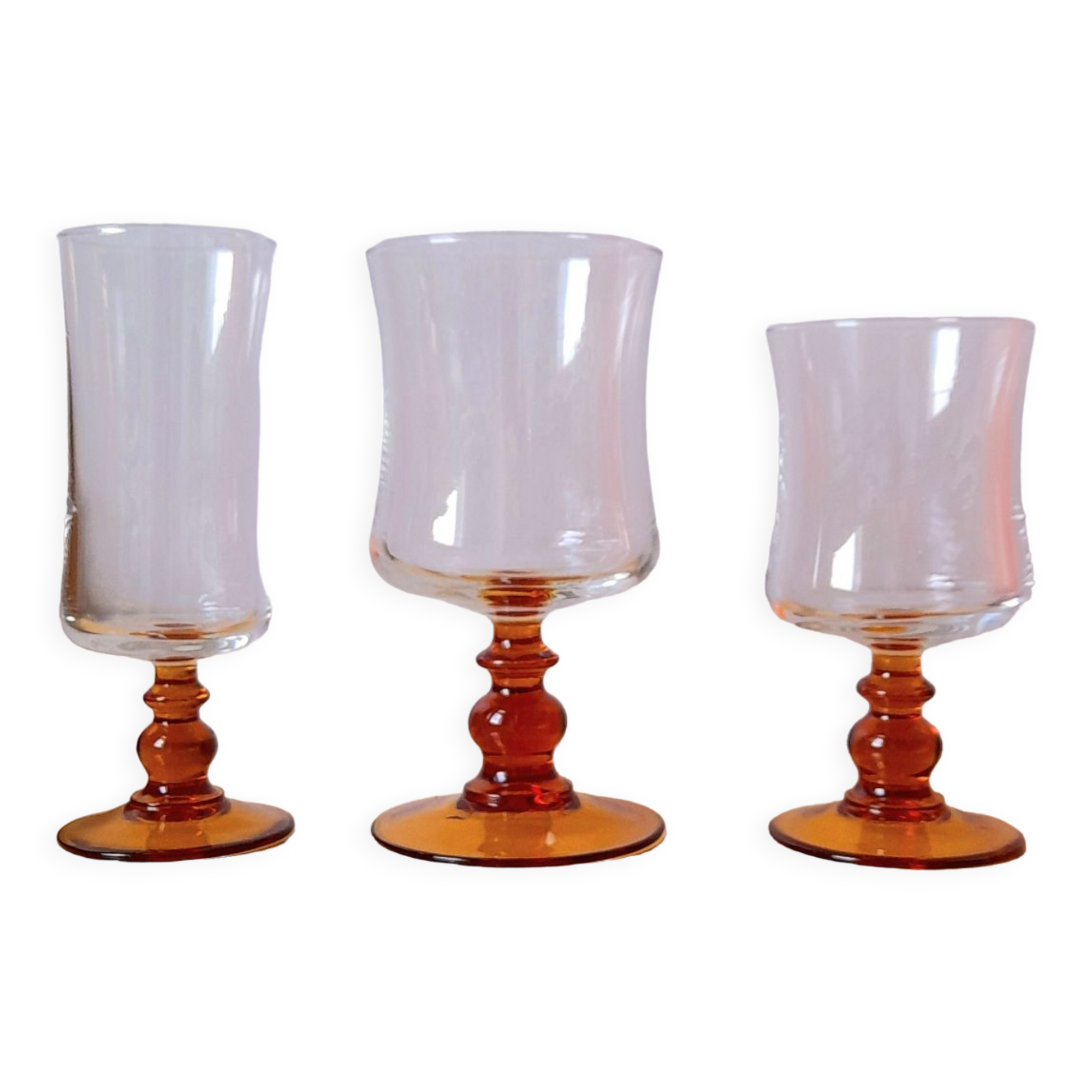 Service of 18 glasses with amber feet 70s