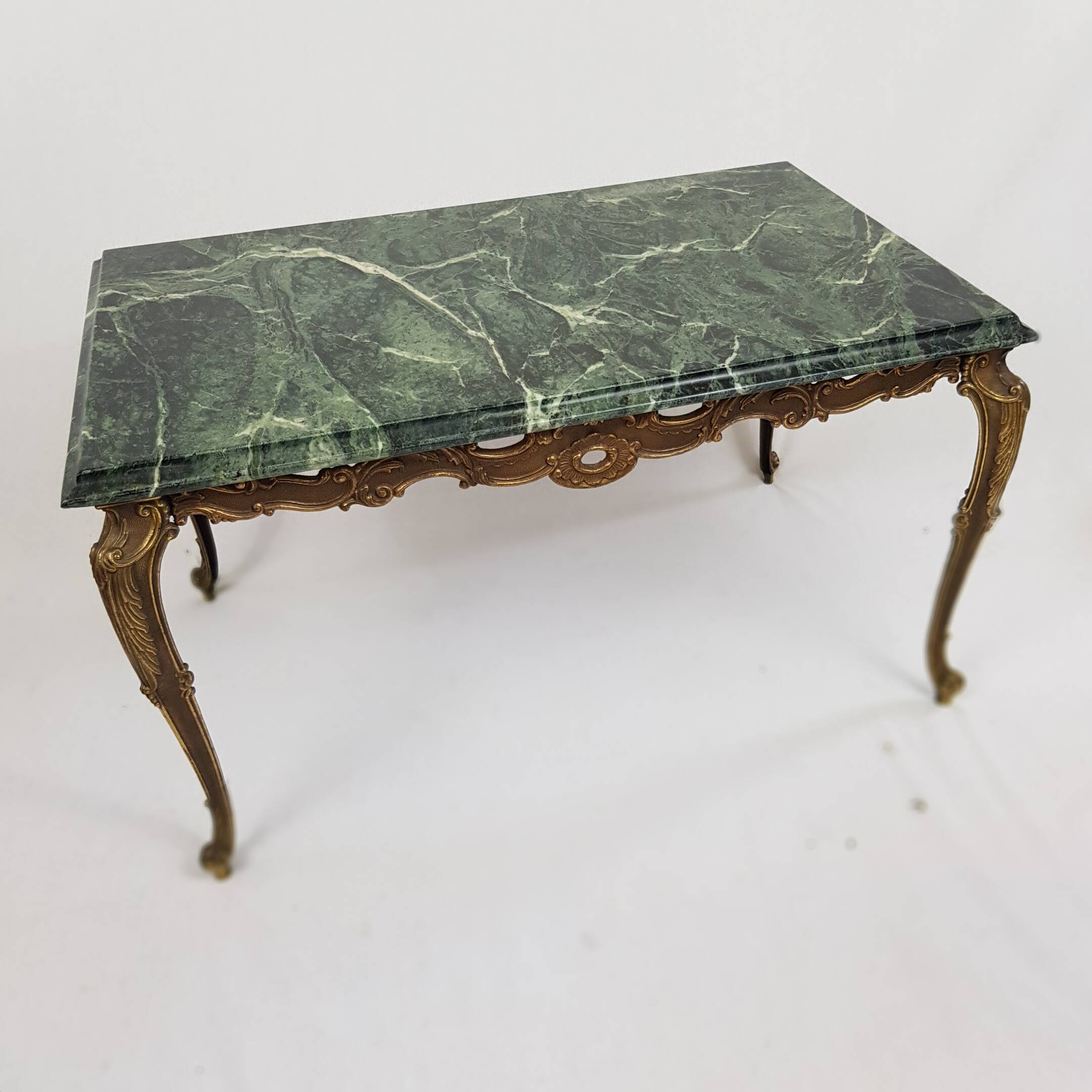 Table basse en marbre vert et bronze style Louis XV