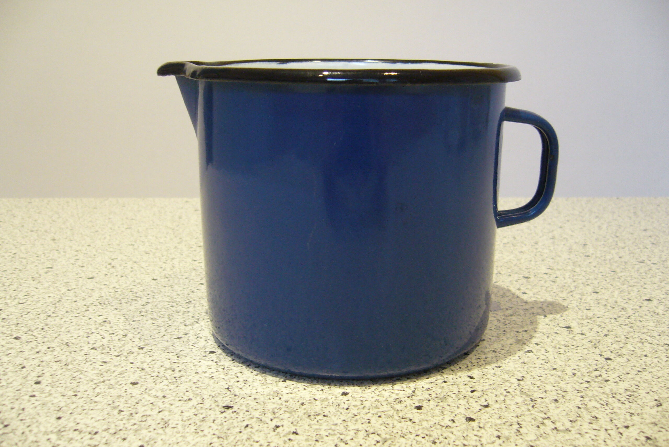 Broc doseur tôle émaillée