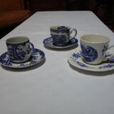 Assortment of 3 blue cups