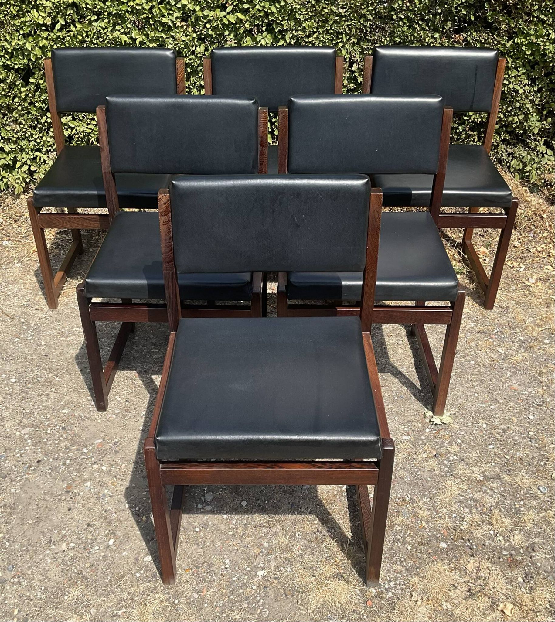 Set of 6 vintage teak chairs with black Skaï.