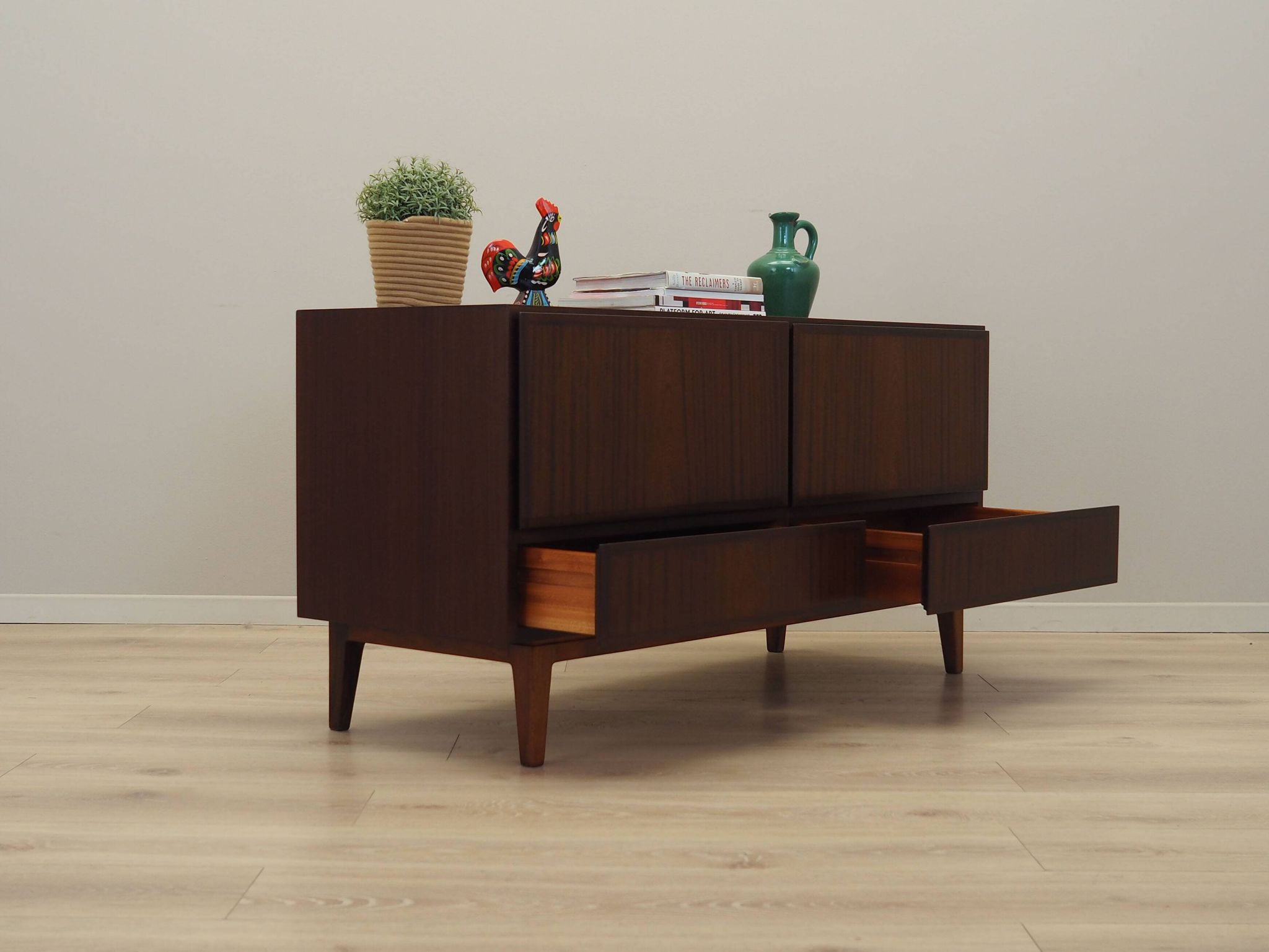 Commode en acajou, design danois, années 1970, éditeur : Omann Jun