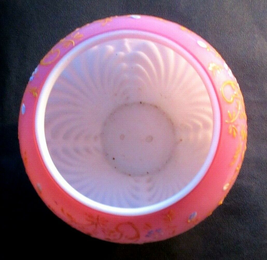 Art deco ball vase in pink opaline enamelled with flowers, 4 shells in relief