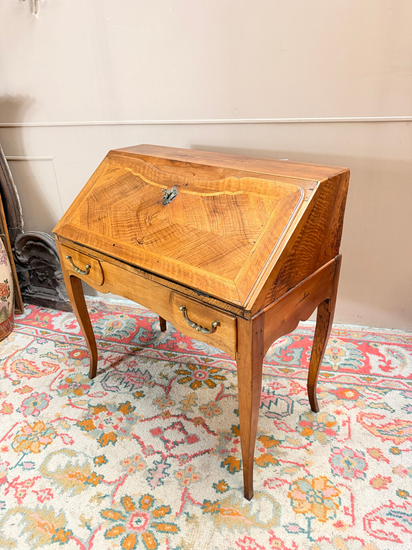 WALNUT SLOPING DESK FROM THE LOUIS XV PERIOD 18TH CENTURY