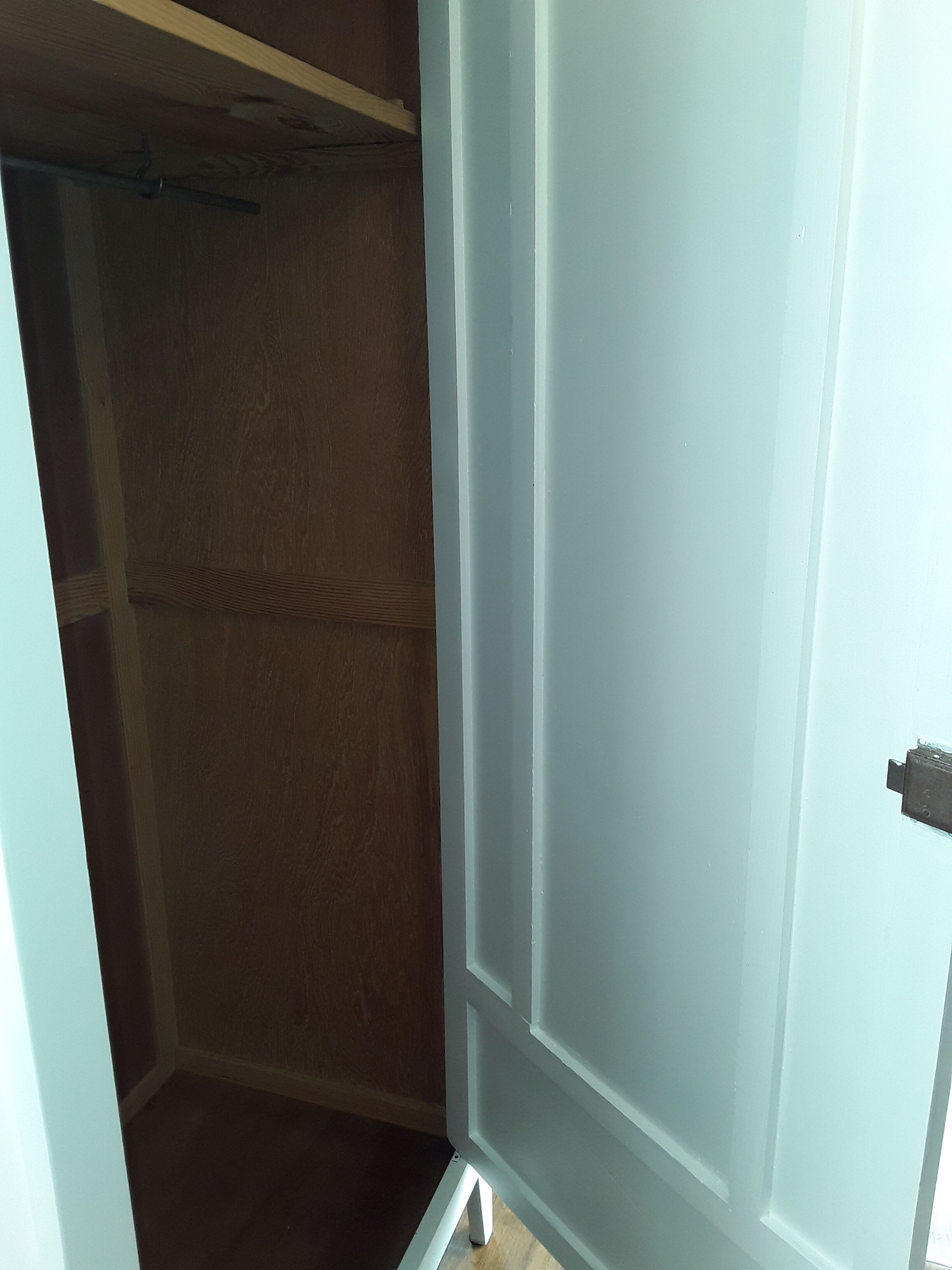 Paris wardrobe white hosier