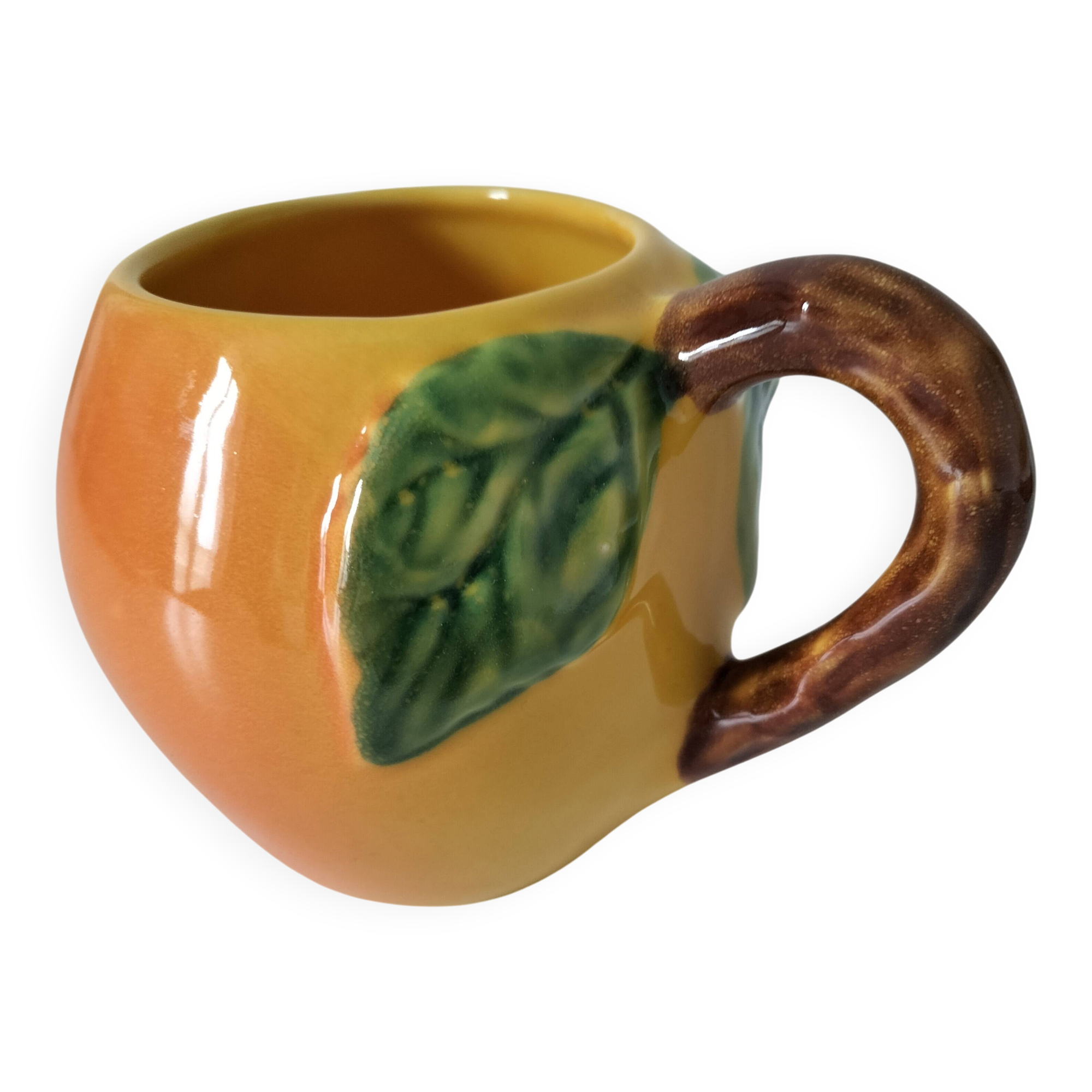 Mug with slip decoration