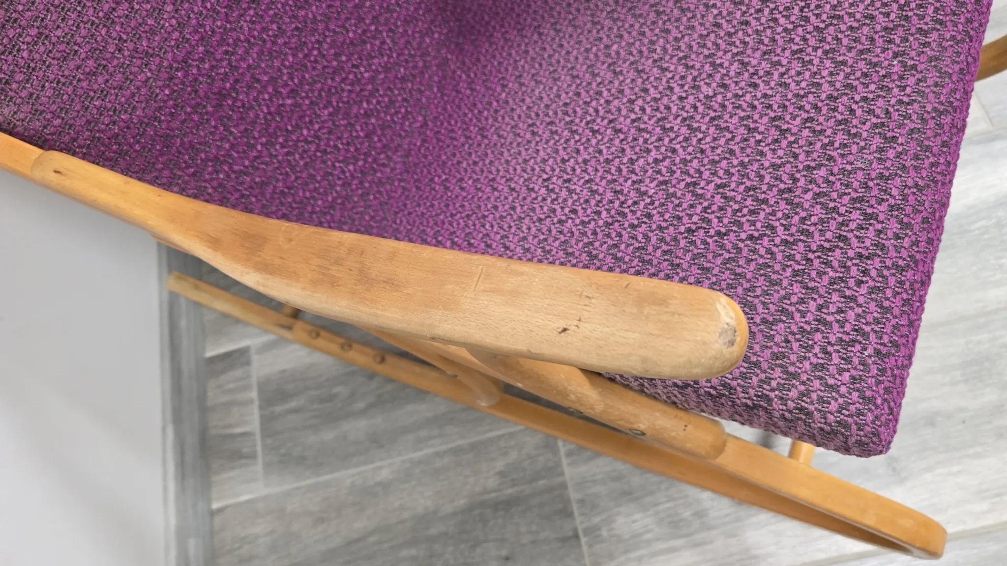 Chaise berçante de Ton