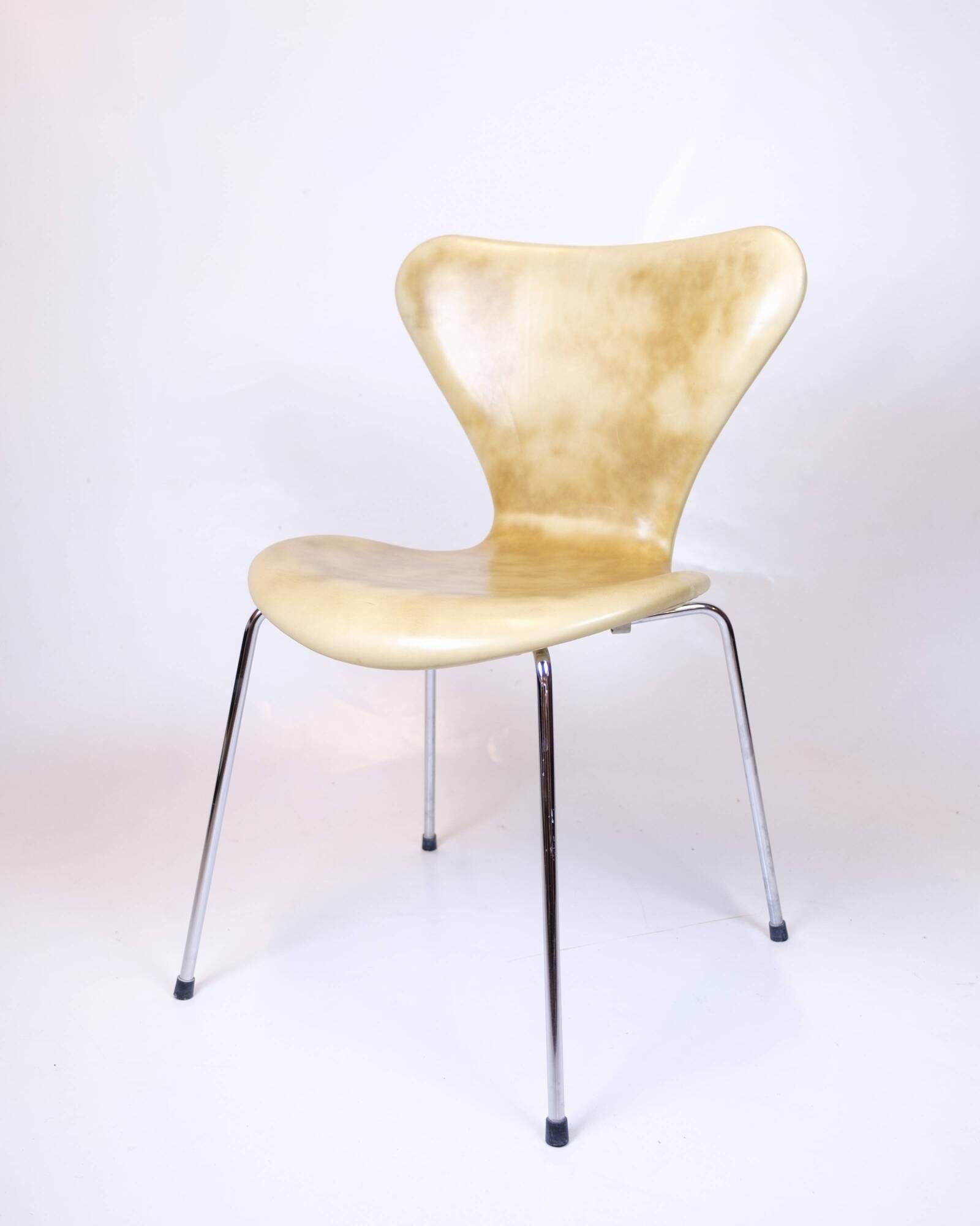 Set of eight Seven chairs - Model 3107 - natural leather - Arne Jacobsen - Fritz Hansen