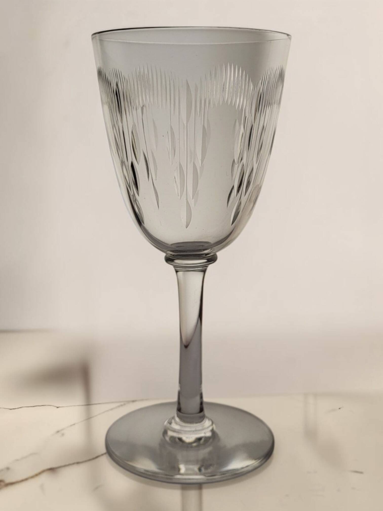 6 crystal water/wine glasses from Baccarat, Molière model.