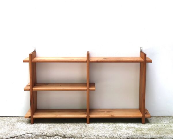 Etagère murale en pin Maison Regain, années 70