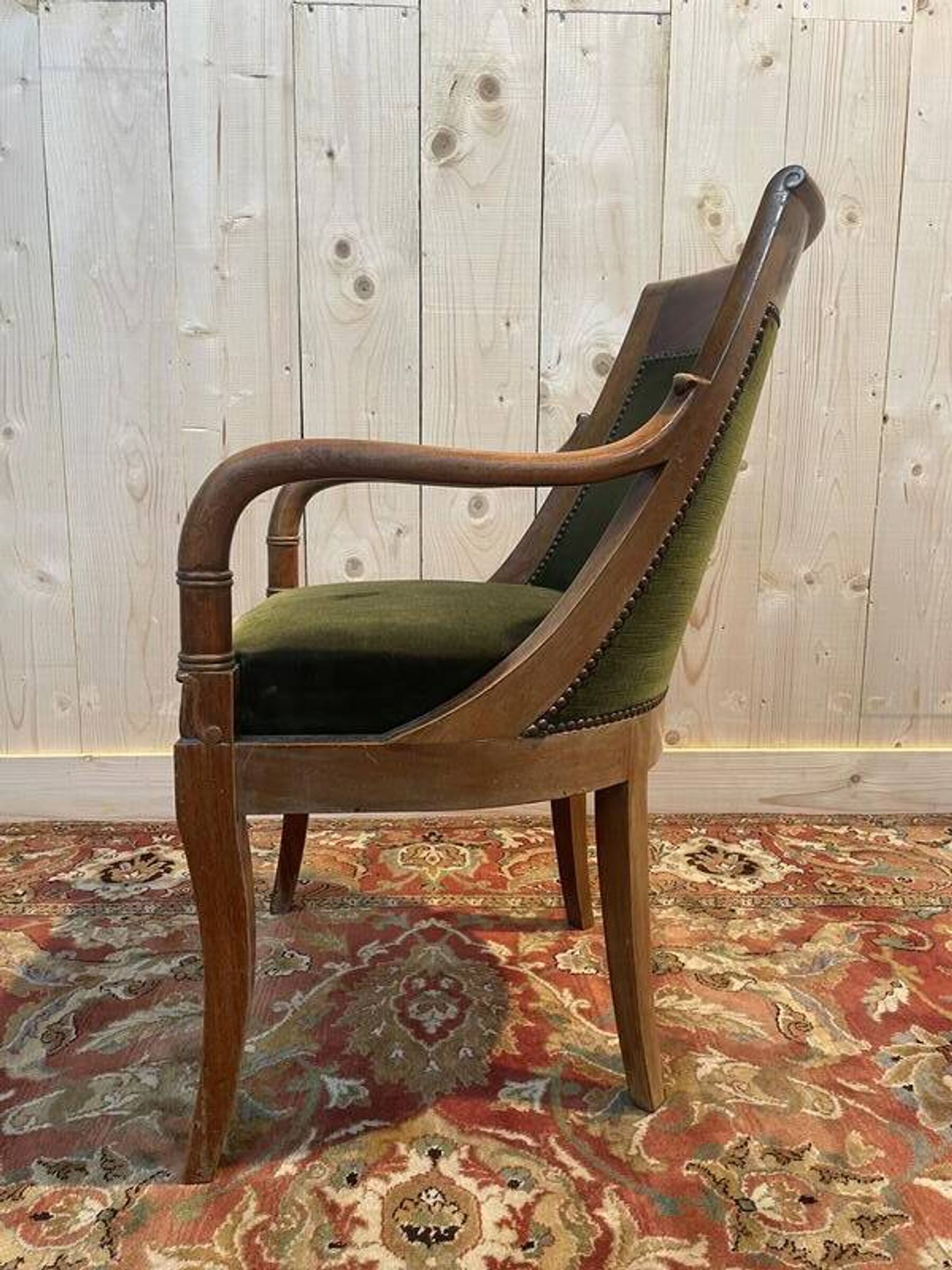 Restoration / Empire office chair in mahogany and green velvet