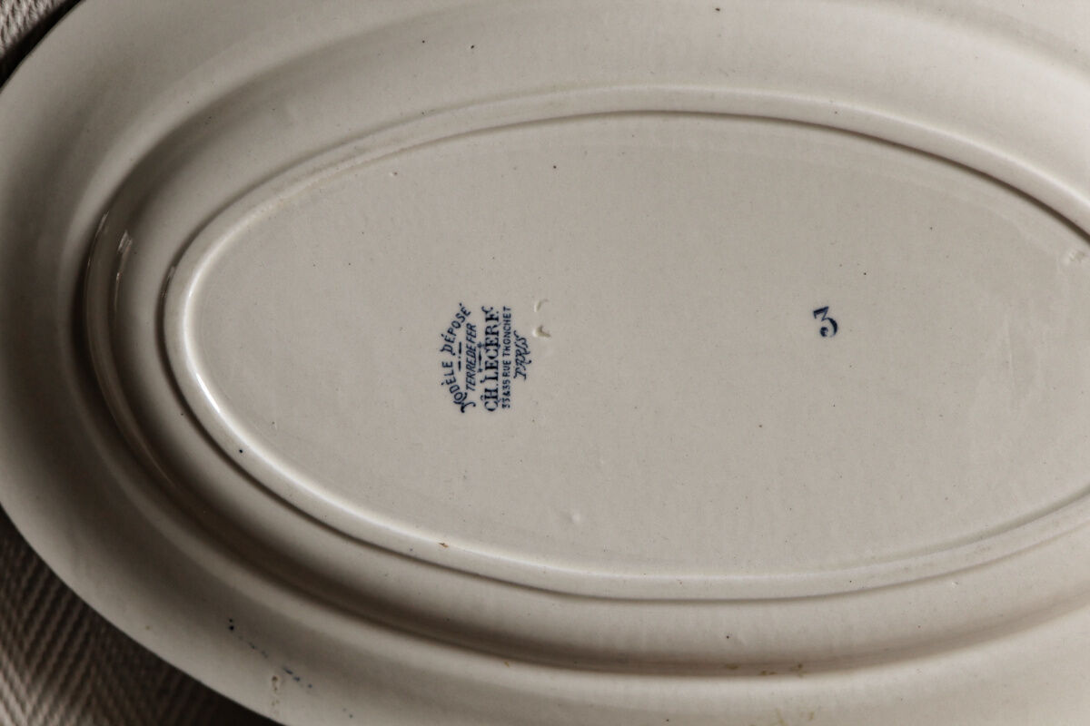 Set of 5 iron earth dishes