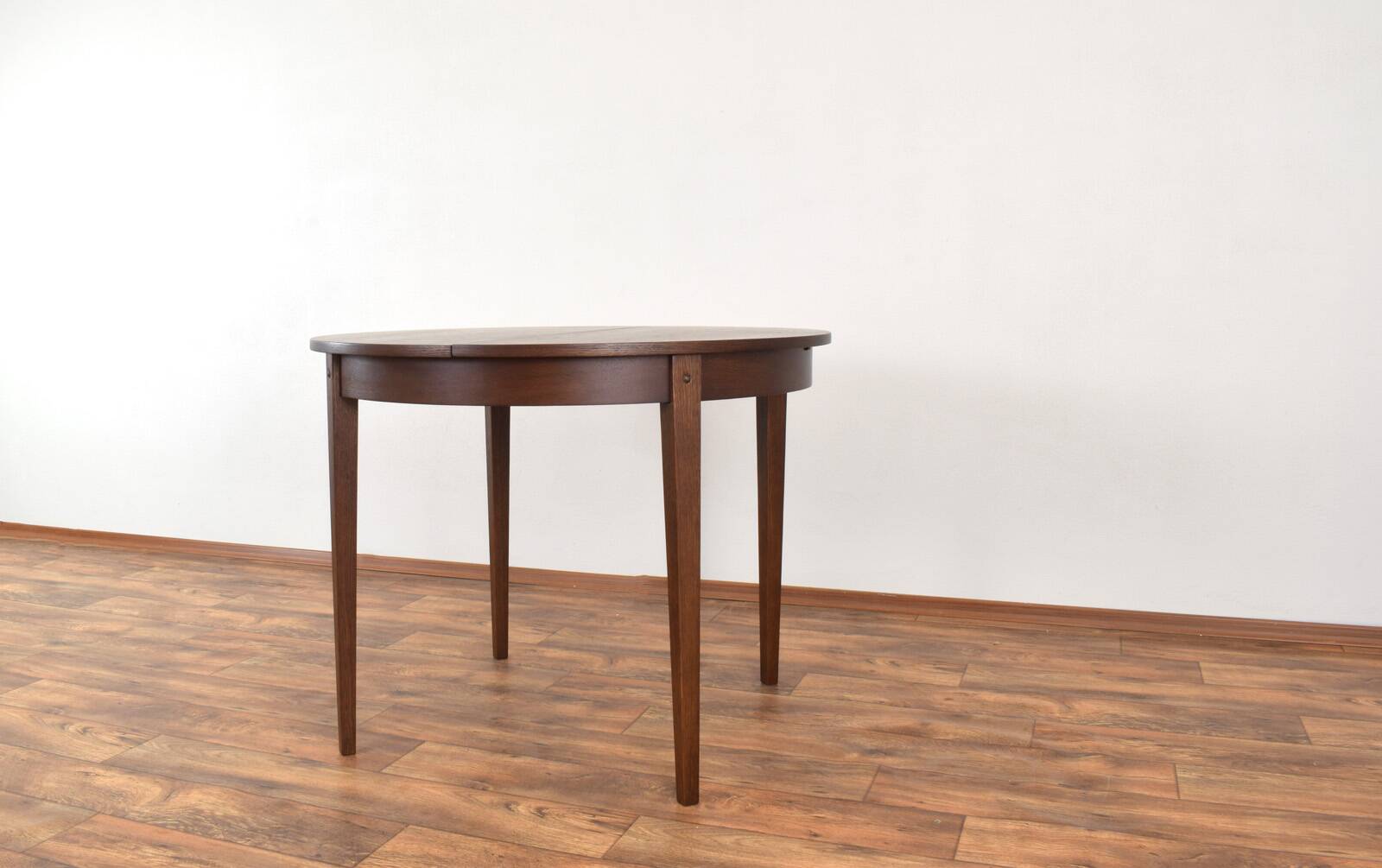 Table à manger extensible en chêne polonais du milieu du siècle, années 1960.