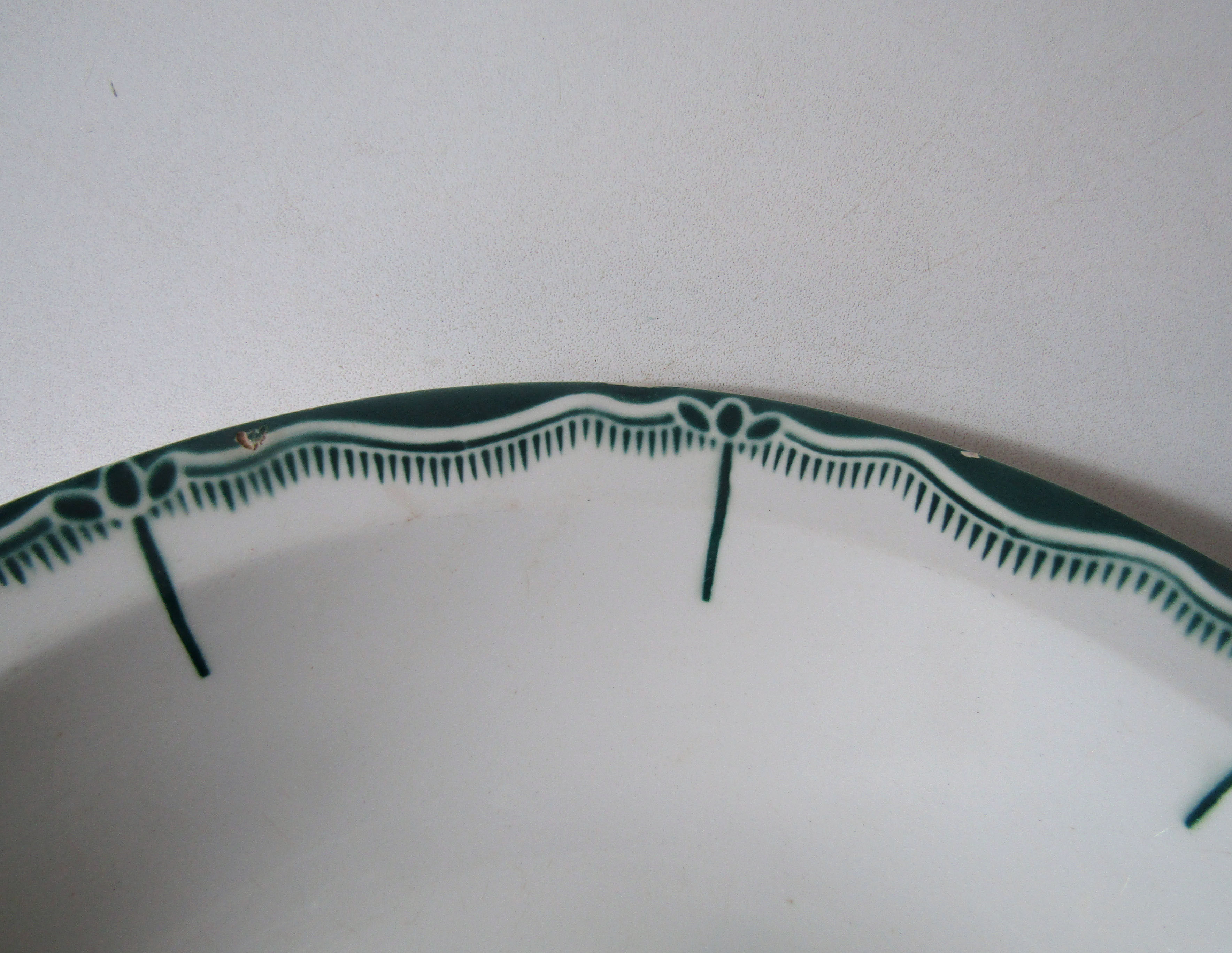 Round dish Digoin Sarreguemines model Pascal