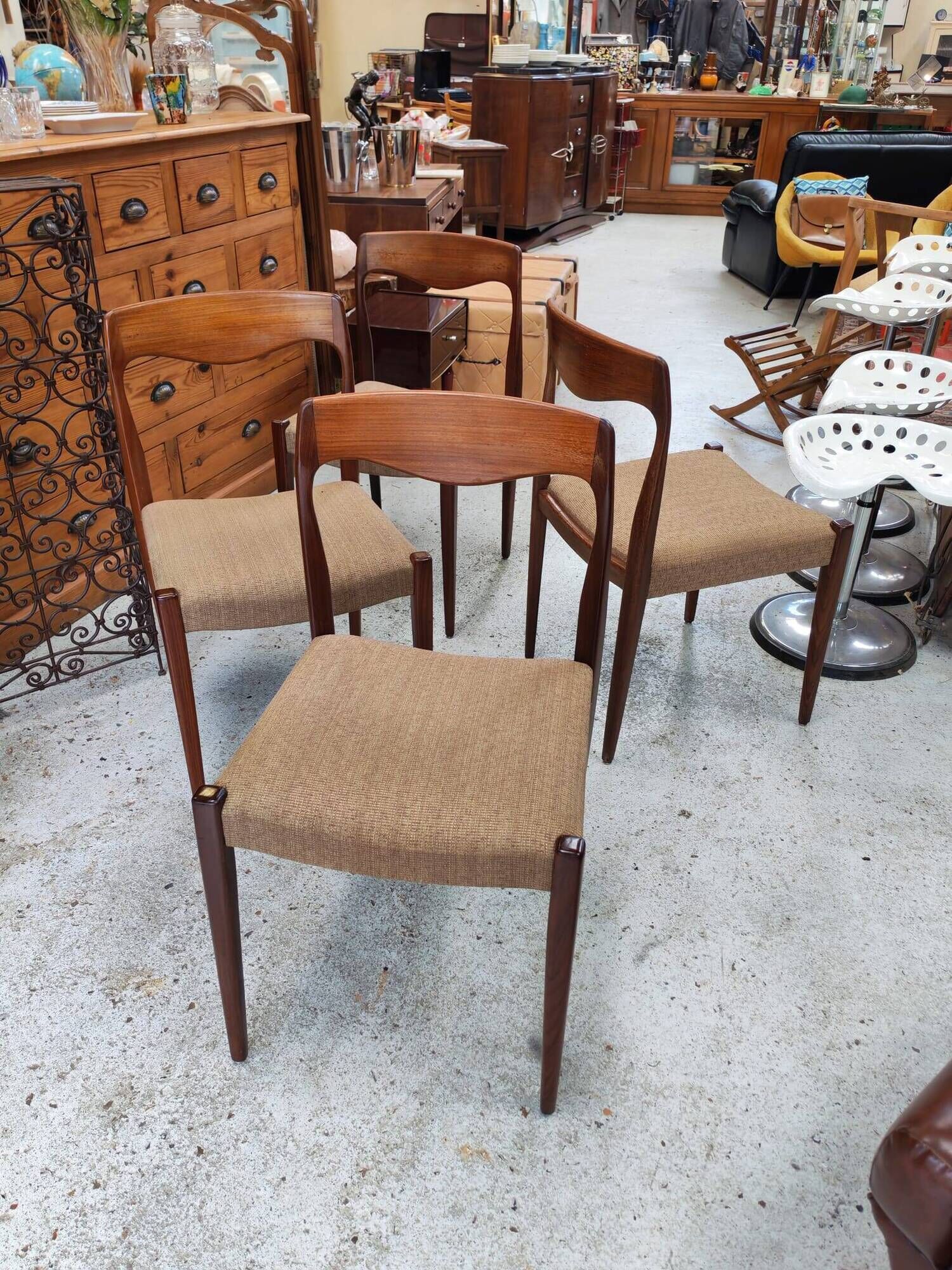 Set of 4 teak chairs in the style of Niels Otto Møller from the 1960s.