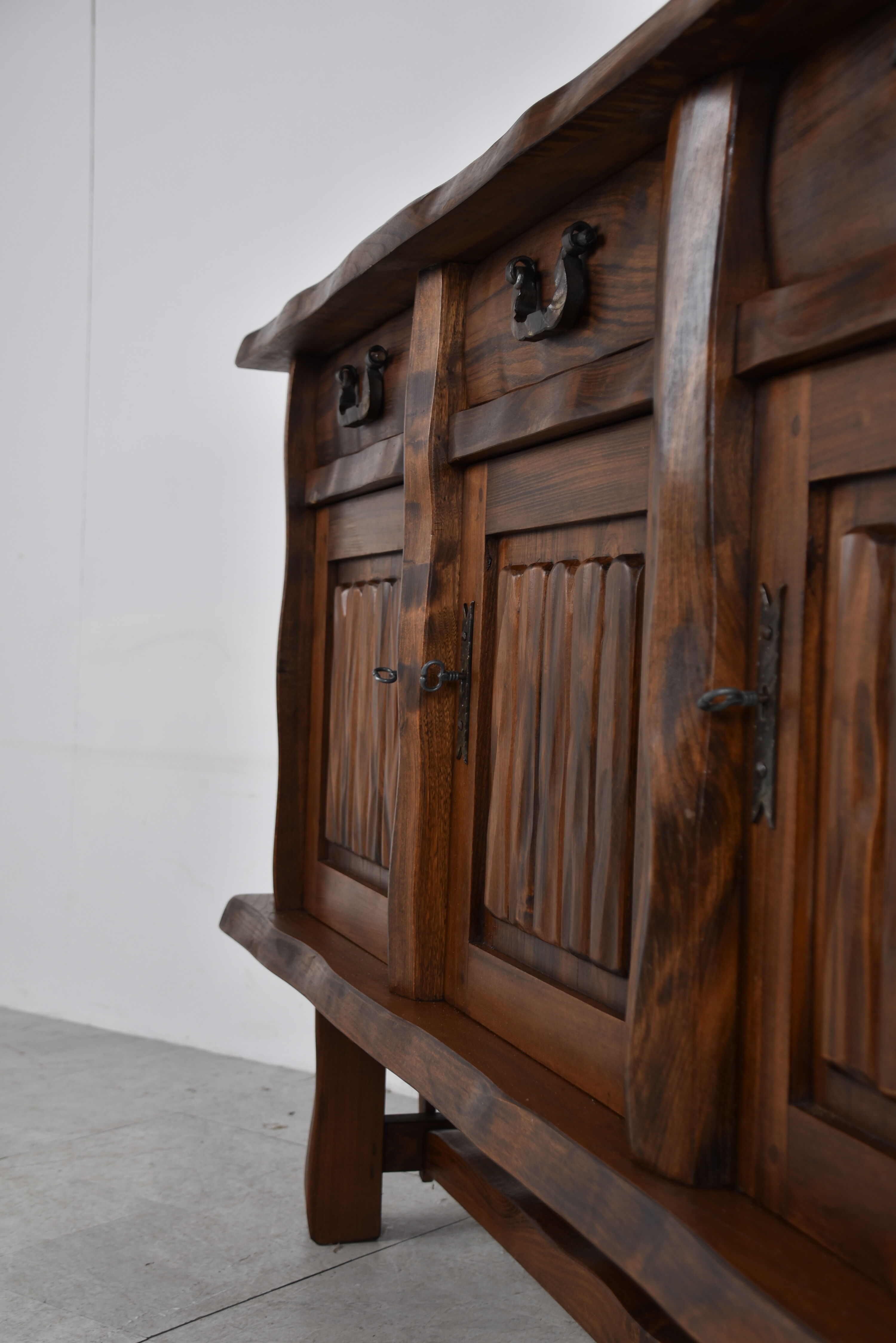 Mobilier rustique de marque Aranjou France années 70/80