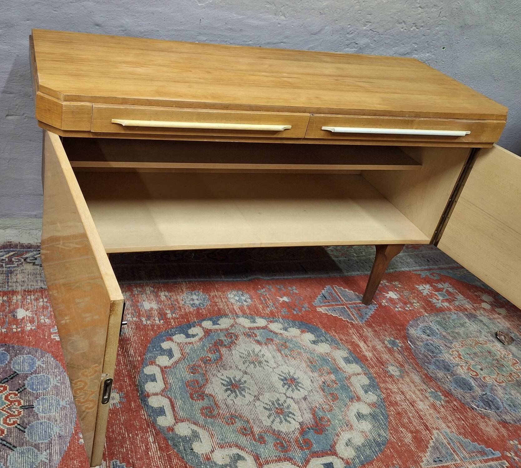 Vintage art deco sideboard in maple, 1950