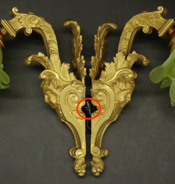 Pair of 19th century Louis XV style wall lights - bronze & green tulips