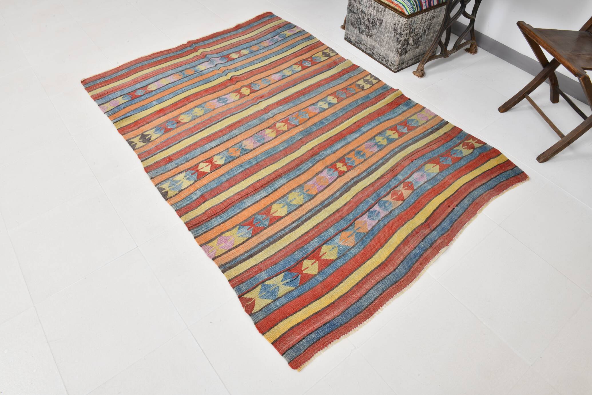 4x7 Handmade Wool Turkish Vintage Kilim Rug, 136x201Cm SK 32979