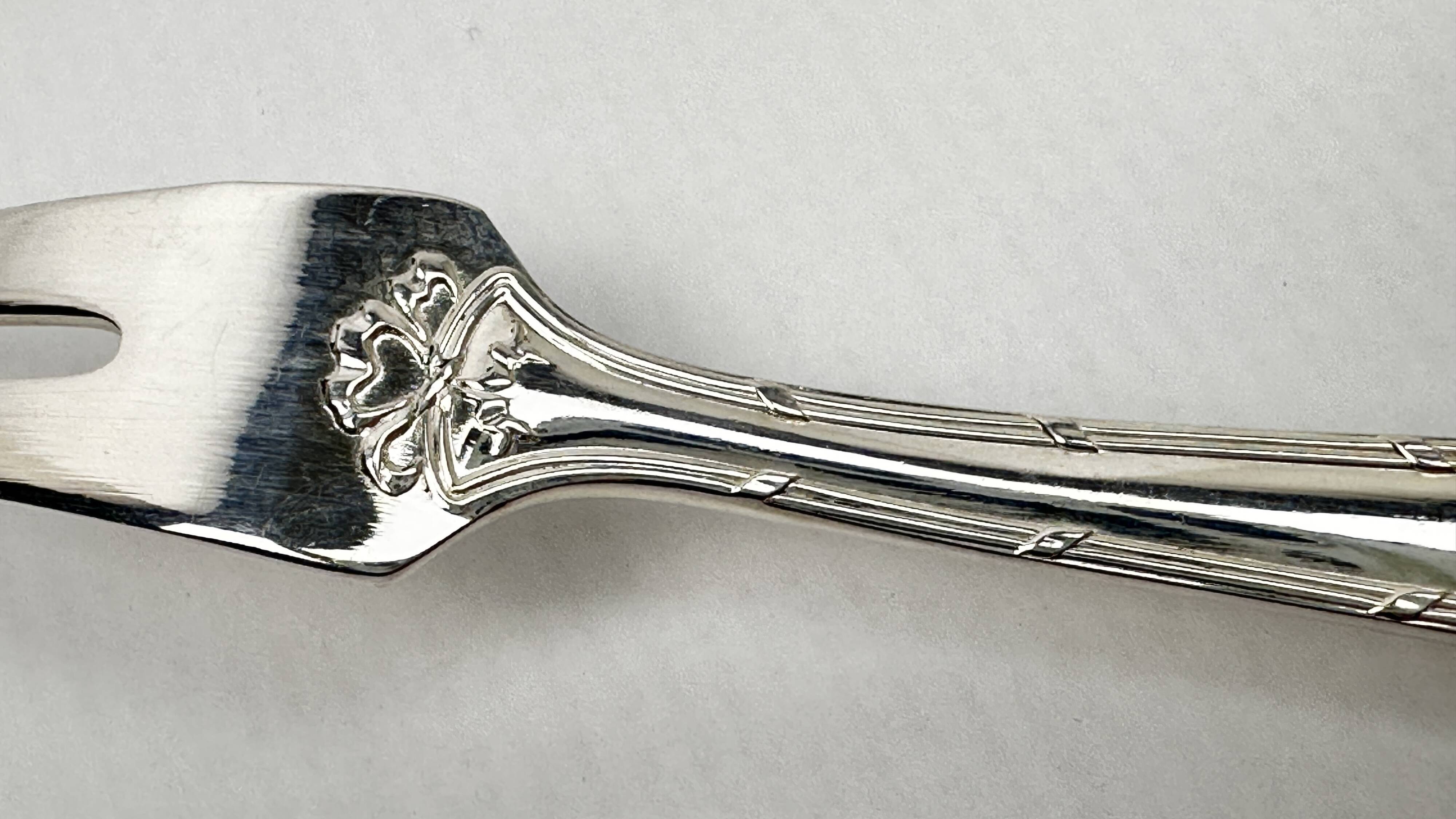 Set of 12 Saint Médard Snail Forks