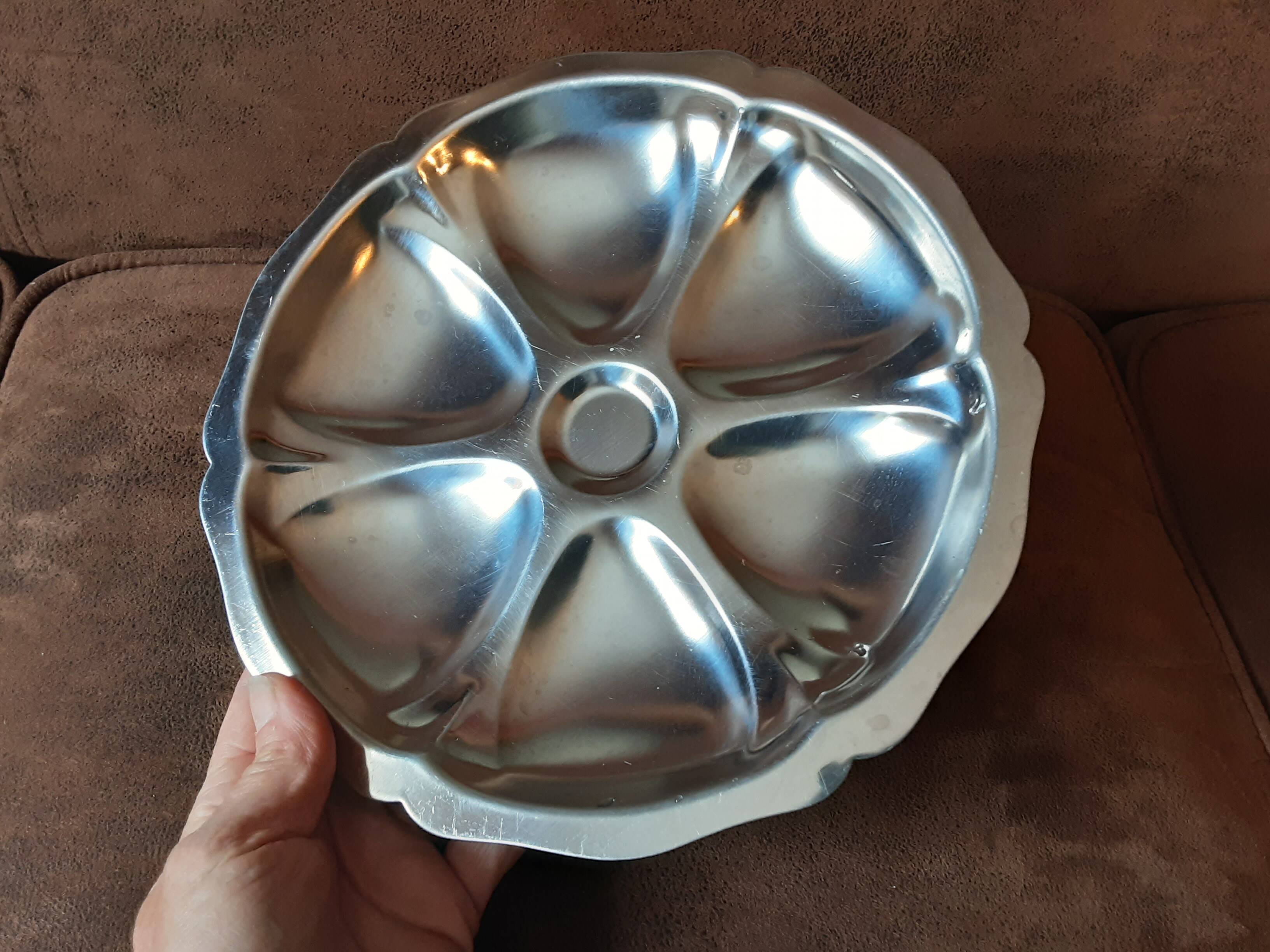 Set of 6 metal oyster plates