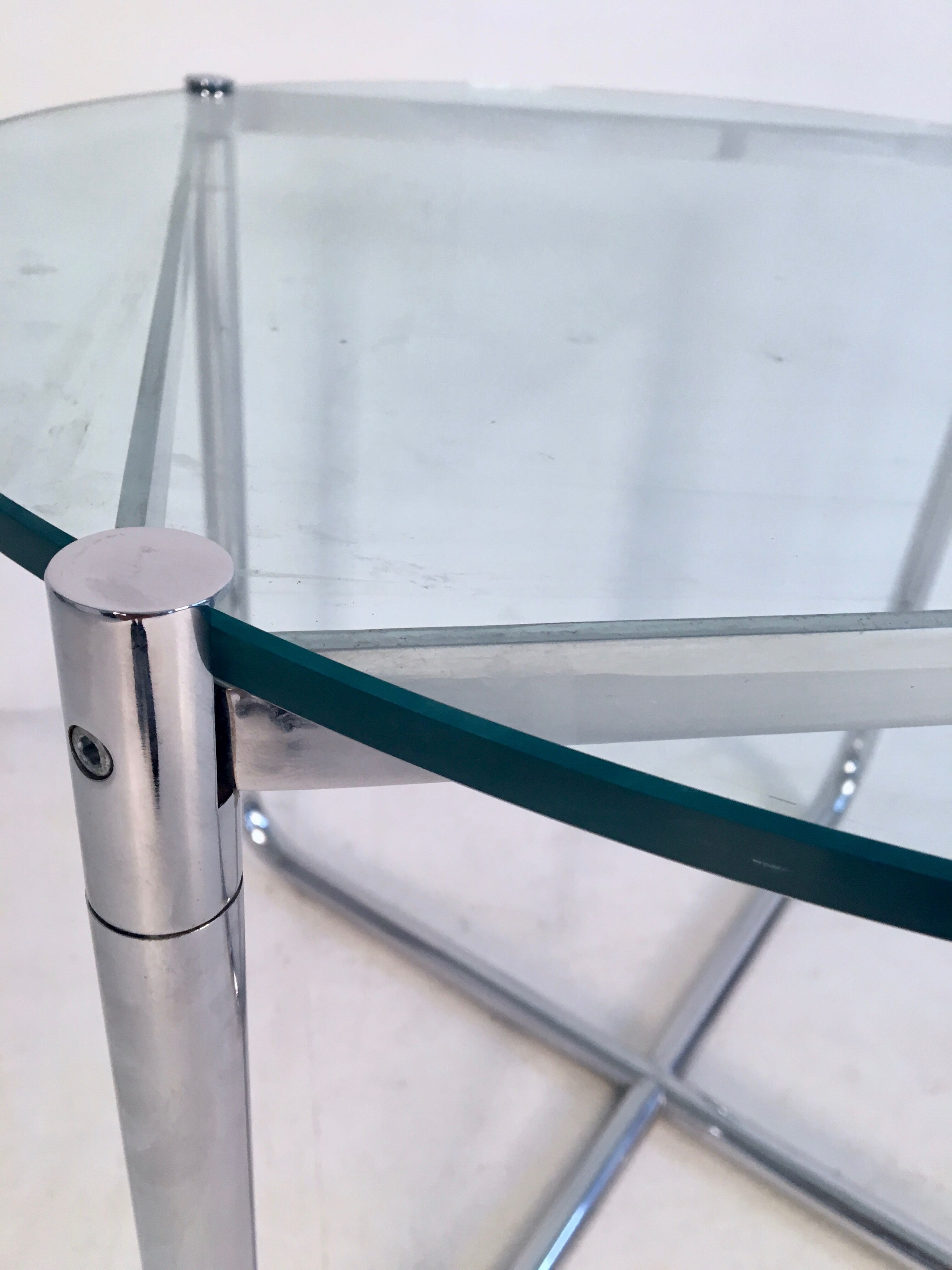 Table d'appoint en verre et chrome de Mies Van Der Rohe pour Knoll, vers 1970