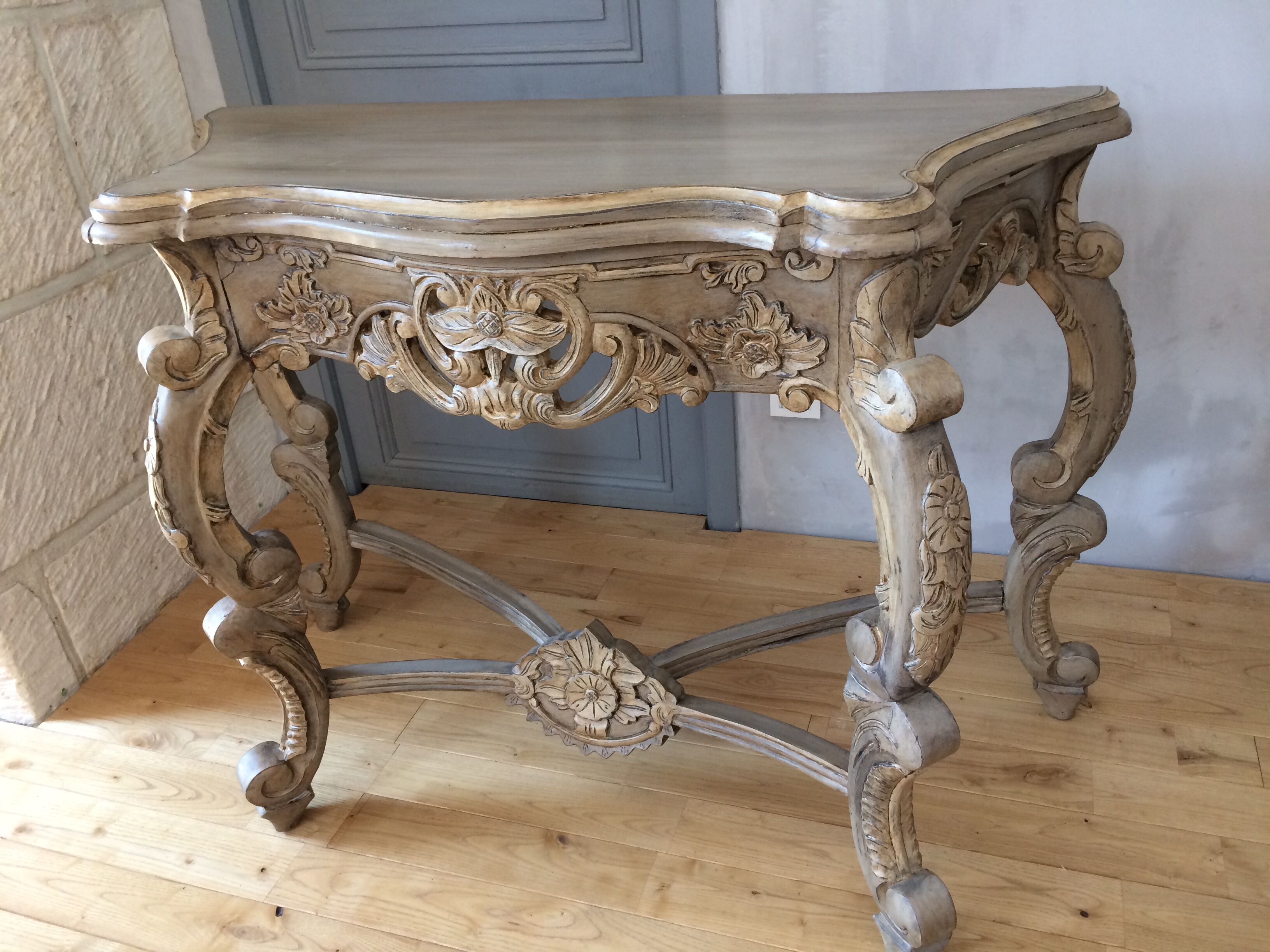 Louis XV-style console