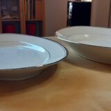 Deux plats en faïence ovales