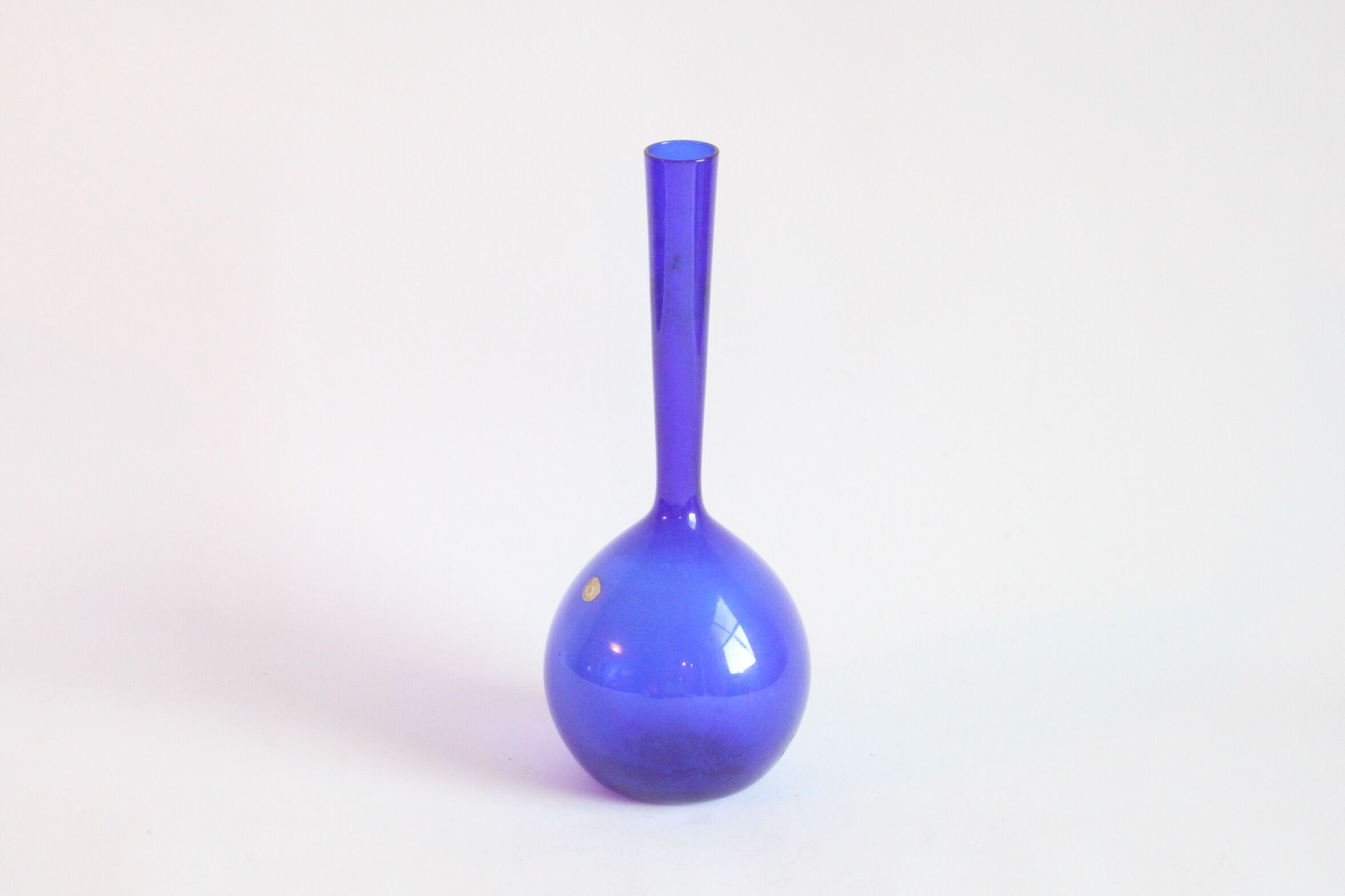 Cobalt blue bud vase by Arthur Percy for Gullaskruf Glasbruk, Sweden 1950s.