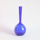 Cobalt blue bud vase by Arthur Percy for Gullaskruf Glasbruk, Sweden 1950s.