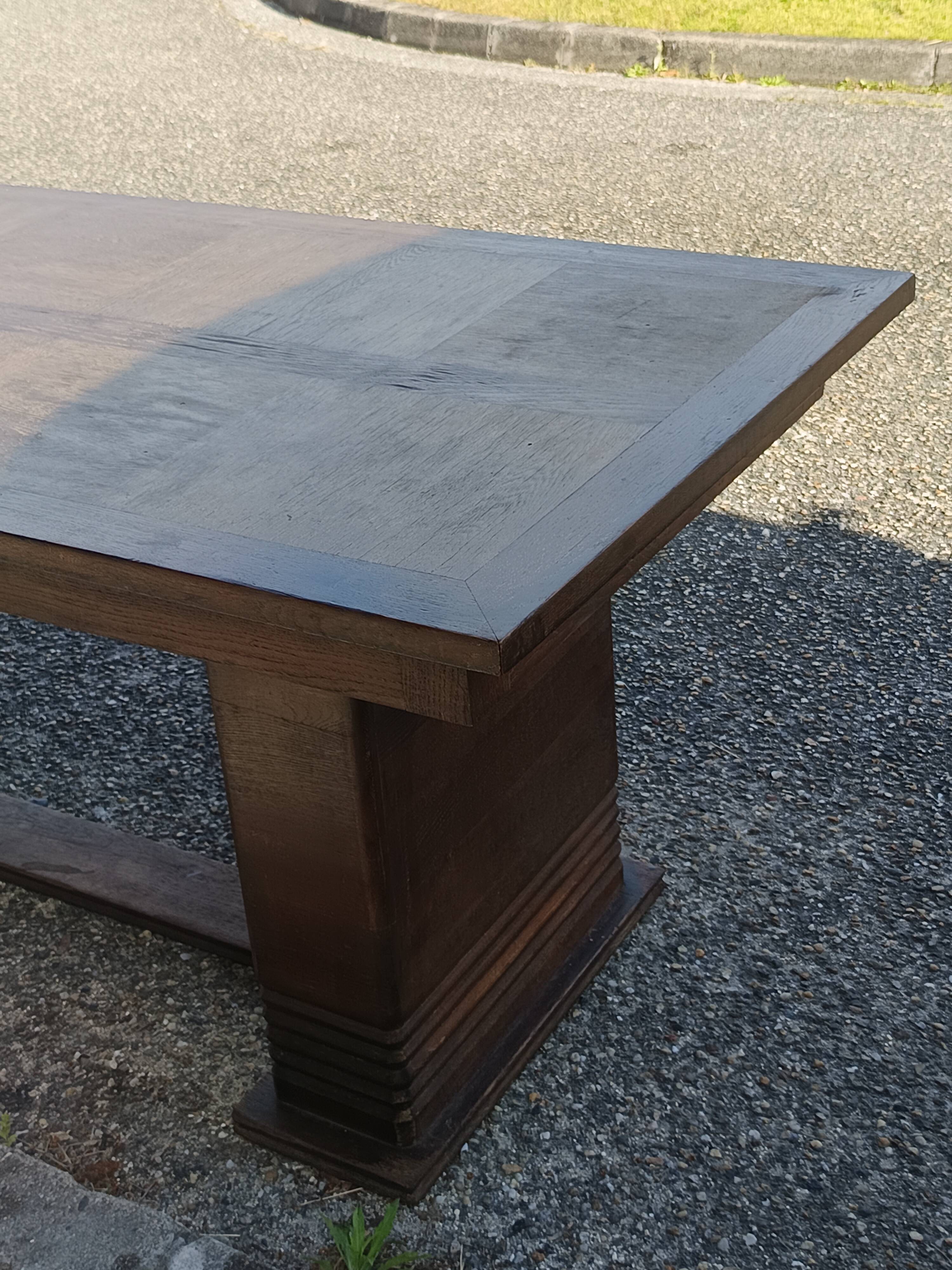 Art Deco dining table in solid oak – in the style of Dudouyt