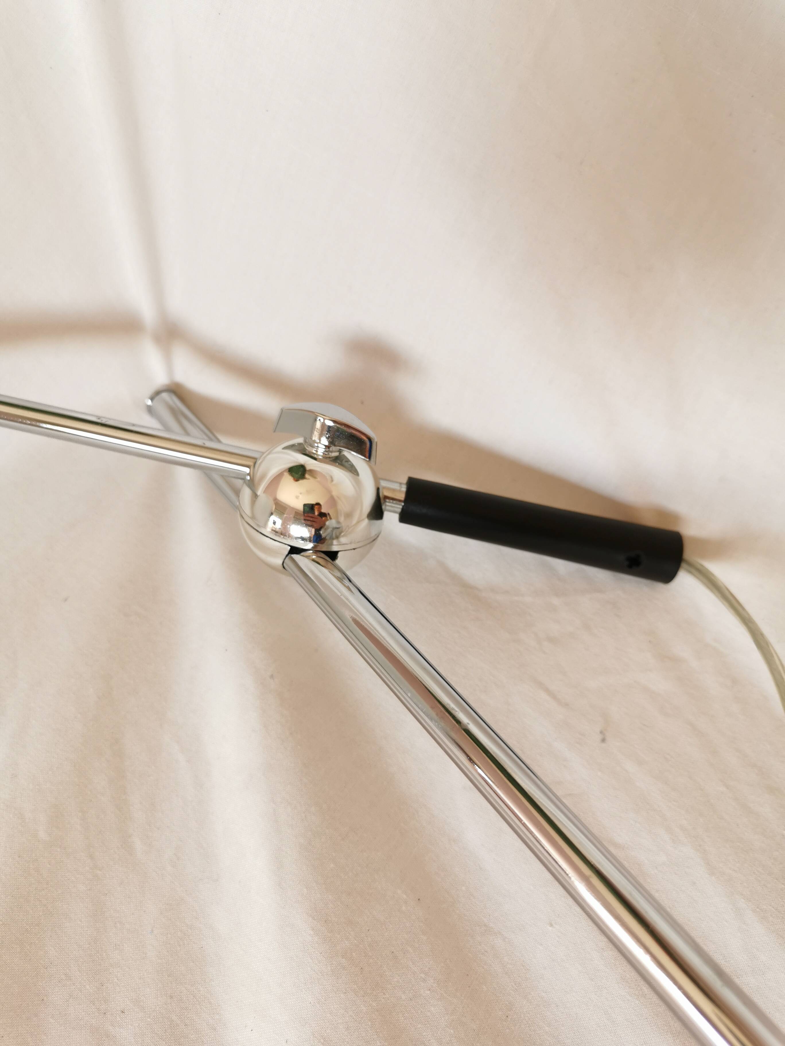 Lampe articulée, plastique et chrome, champignon, style 1970