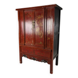 Antique Chinese red lacquer cabinet, late 19th / early 20th century.