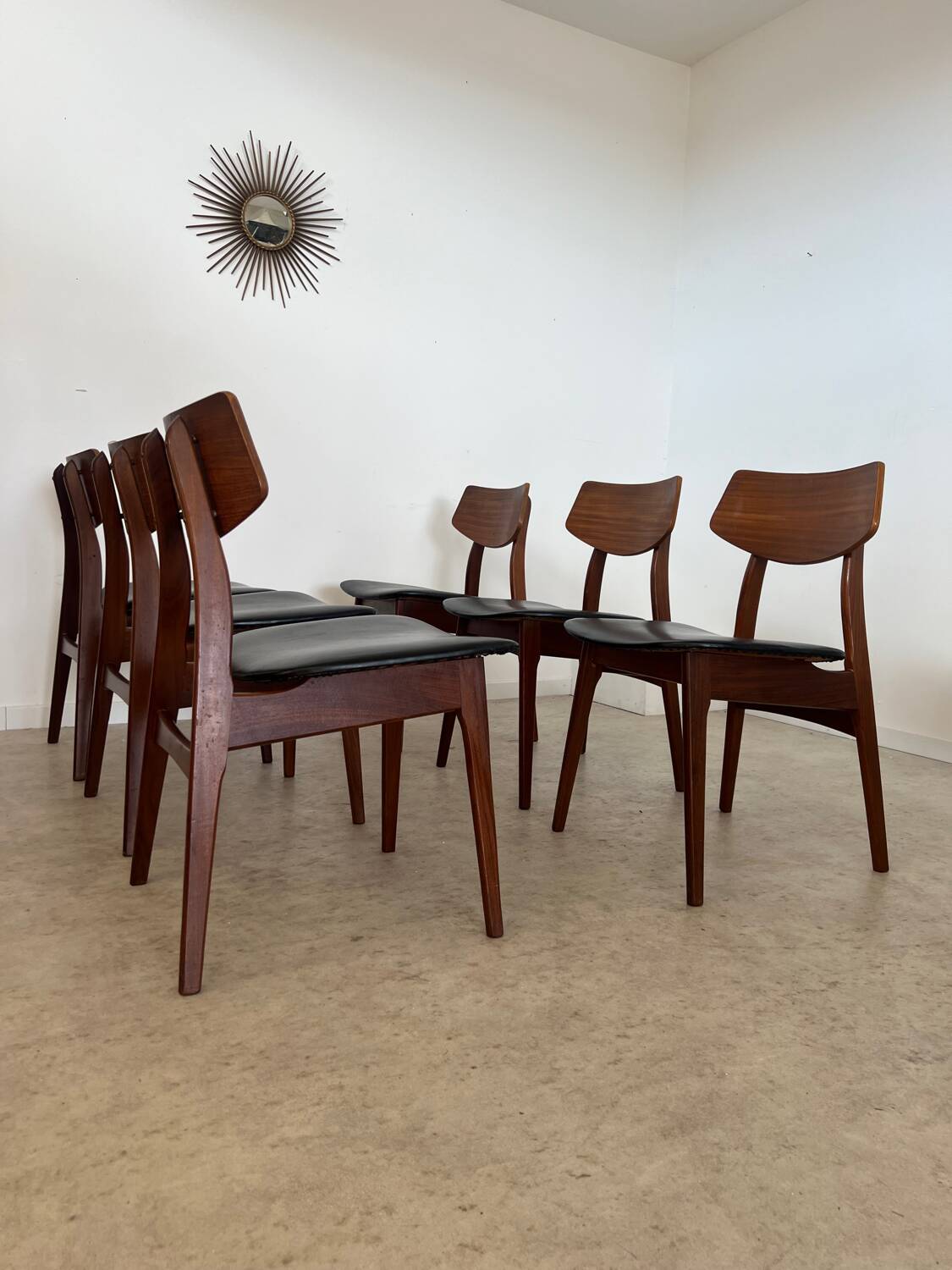 Set of 6 teak and black imitation leather chairs, Scandinavian design from the 70s vintage