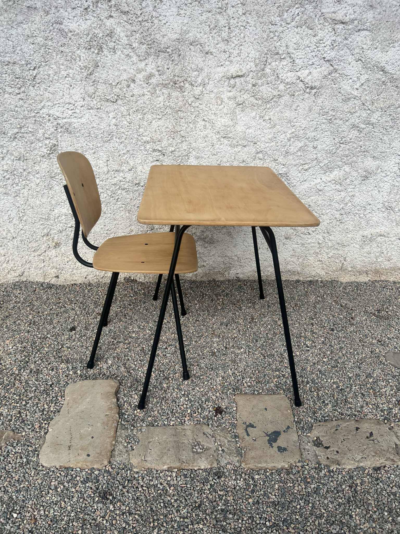 Children's desk