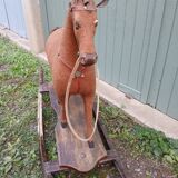 Cheval à bascule ancien