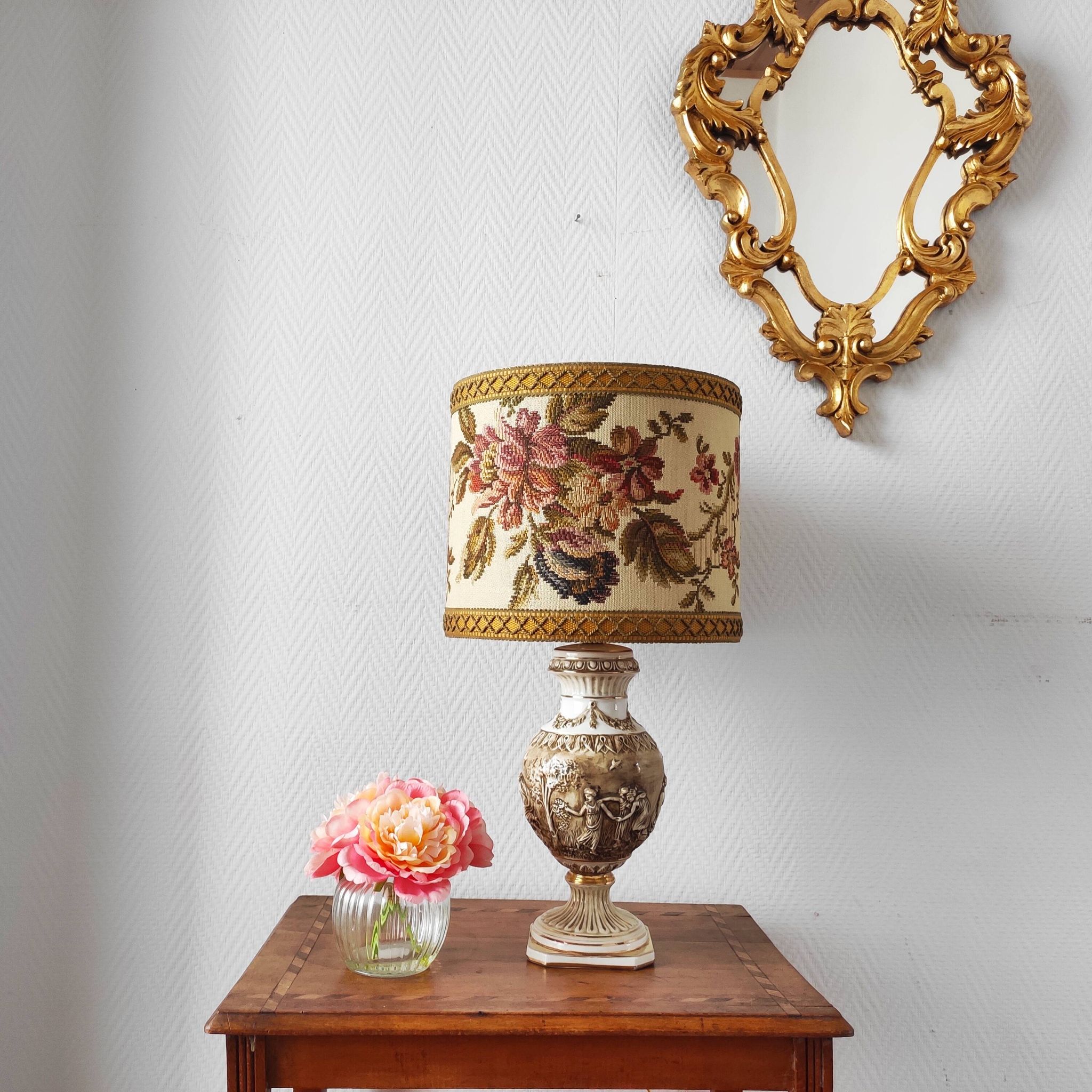 Italian Capodimonte porcelain lamp