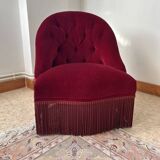 Burgundy velvet armchair – tufted – timeless charm