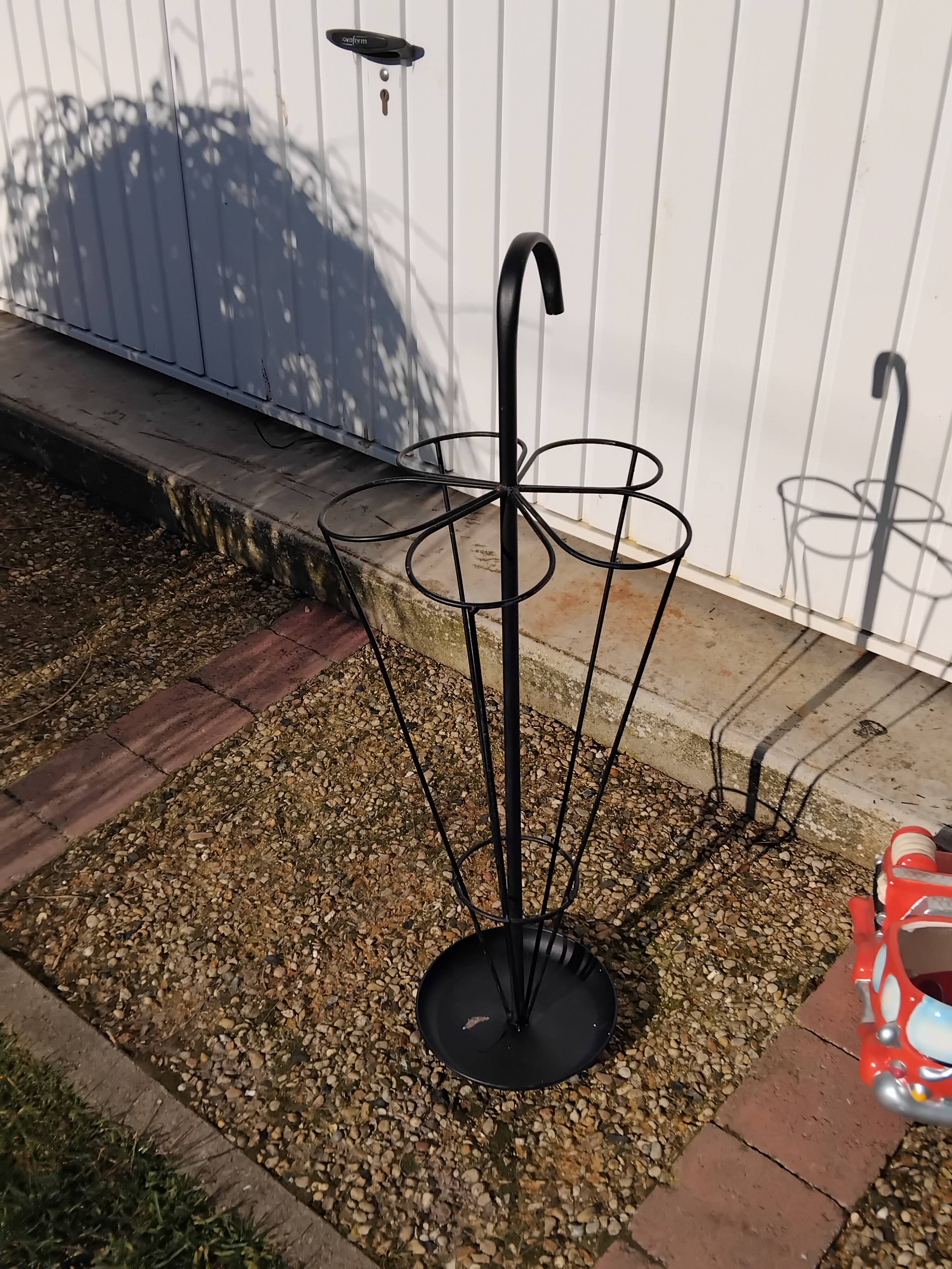 Porte parapluie en métal vintage
