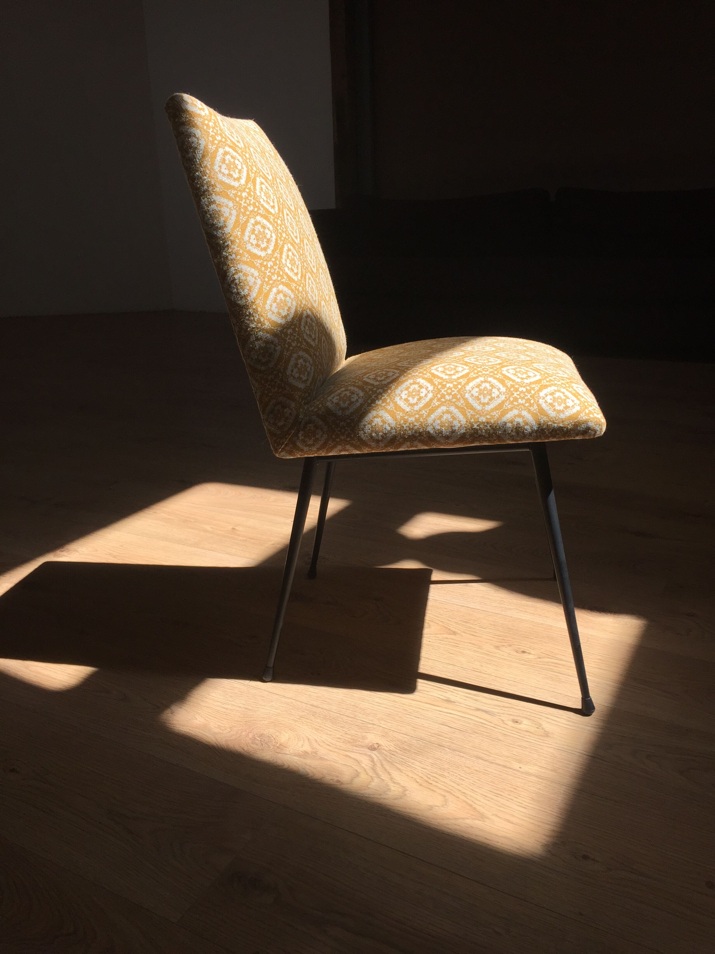 Trio of chairs from the years 70 completely renovated