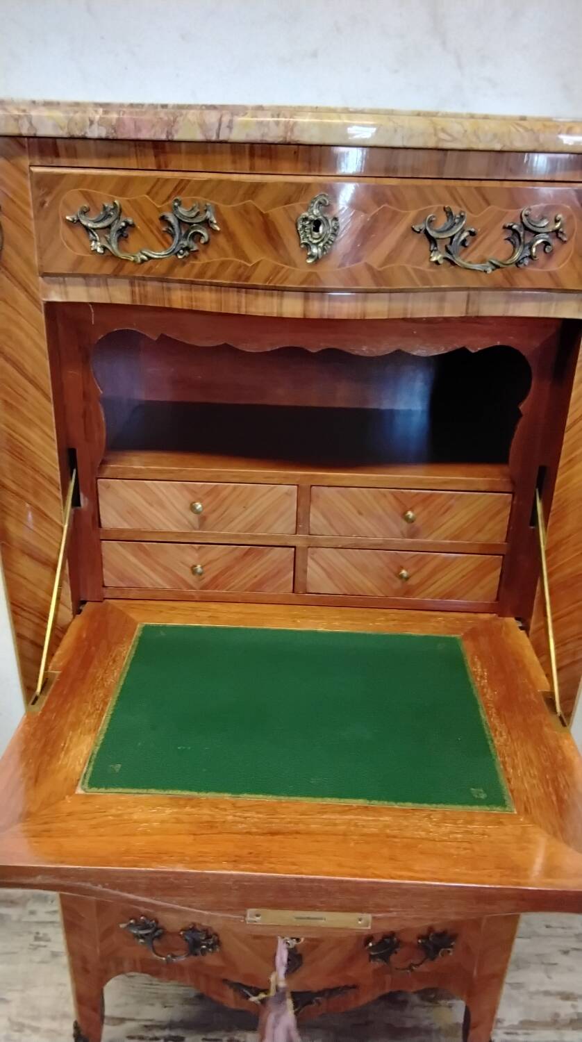 Secrétaire style Louis XV