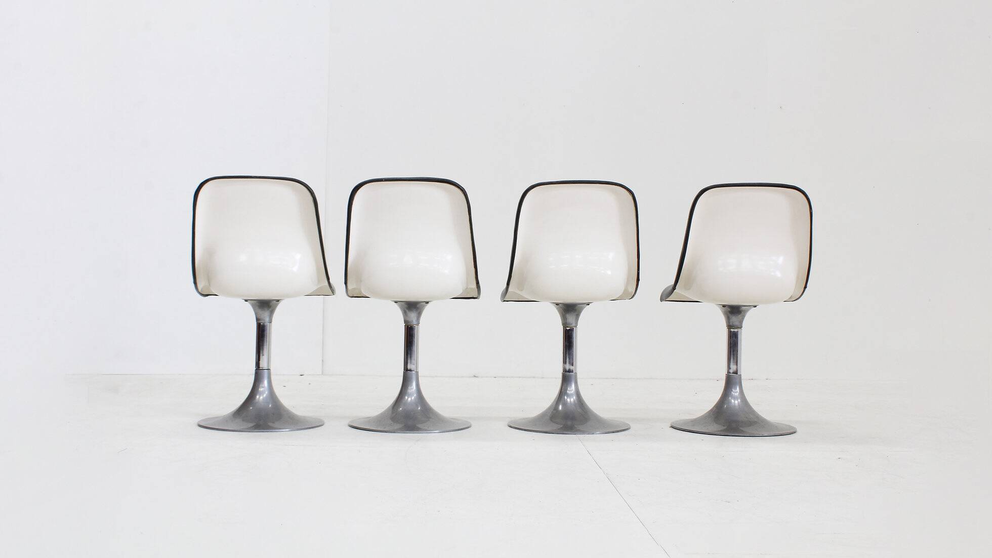 Vintage dining room chairs 1970s