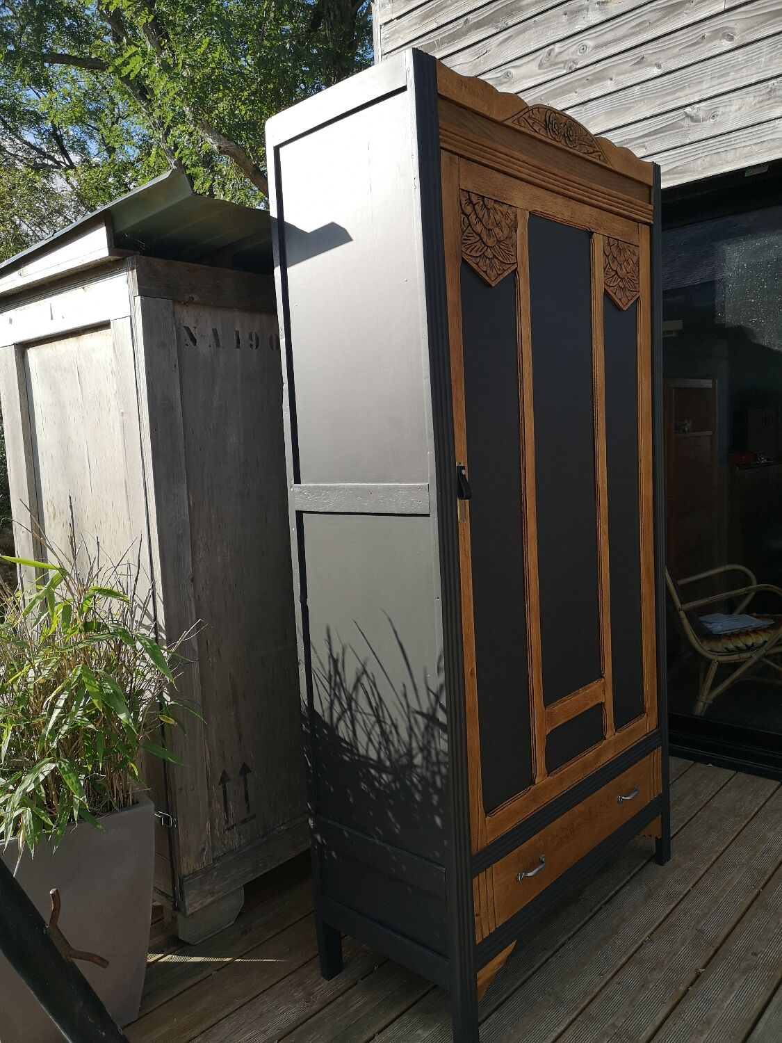 Vintage cabinet cabinet