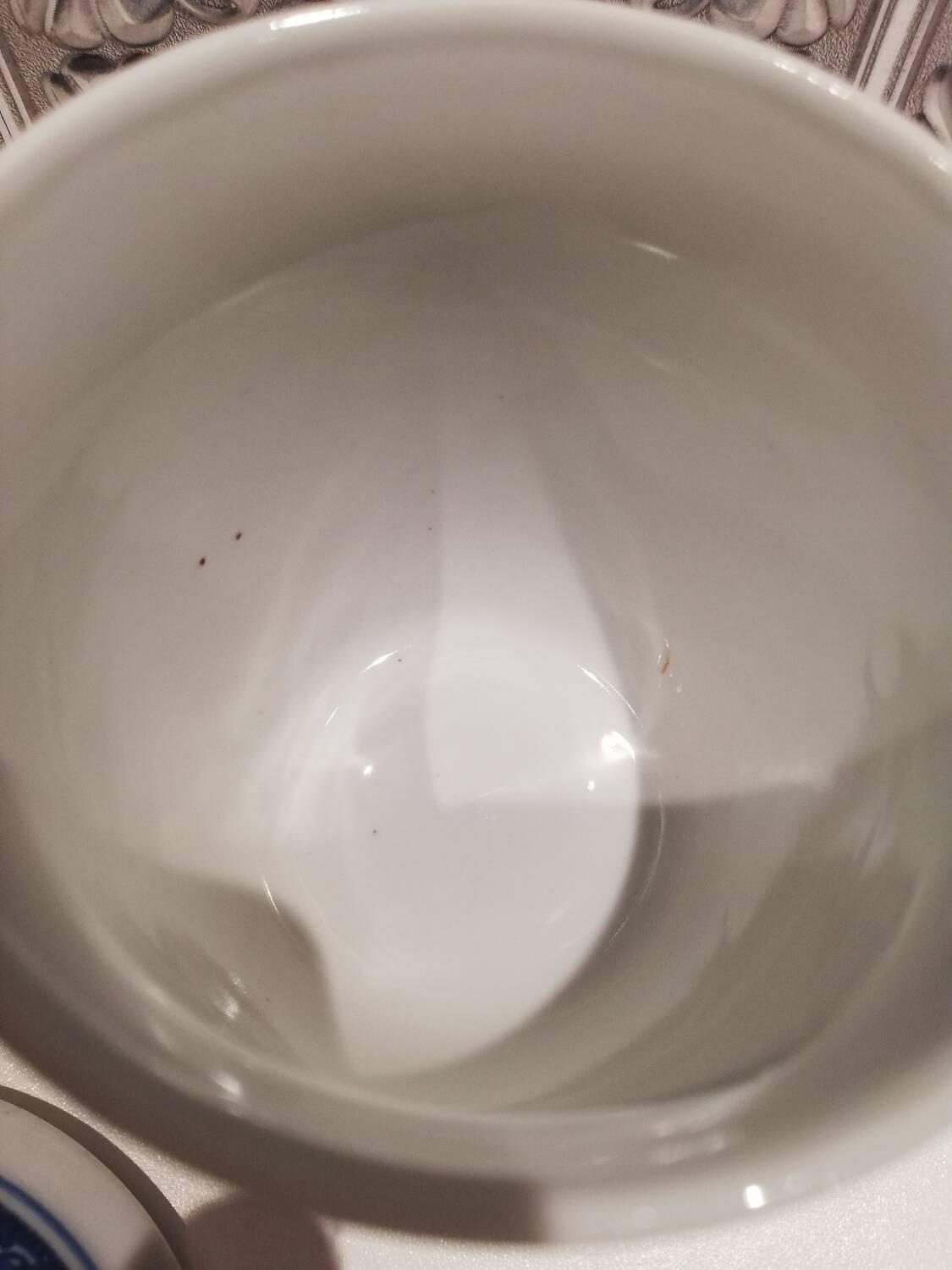 Tea mug with Chinese lid.