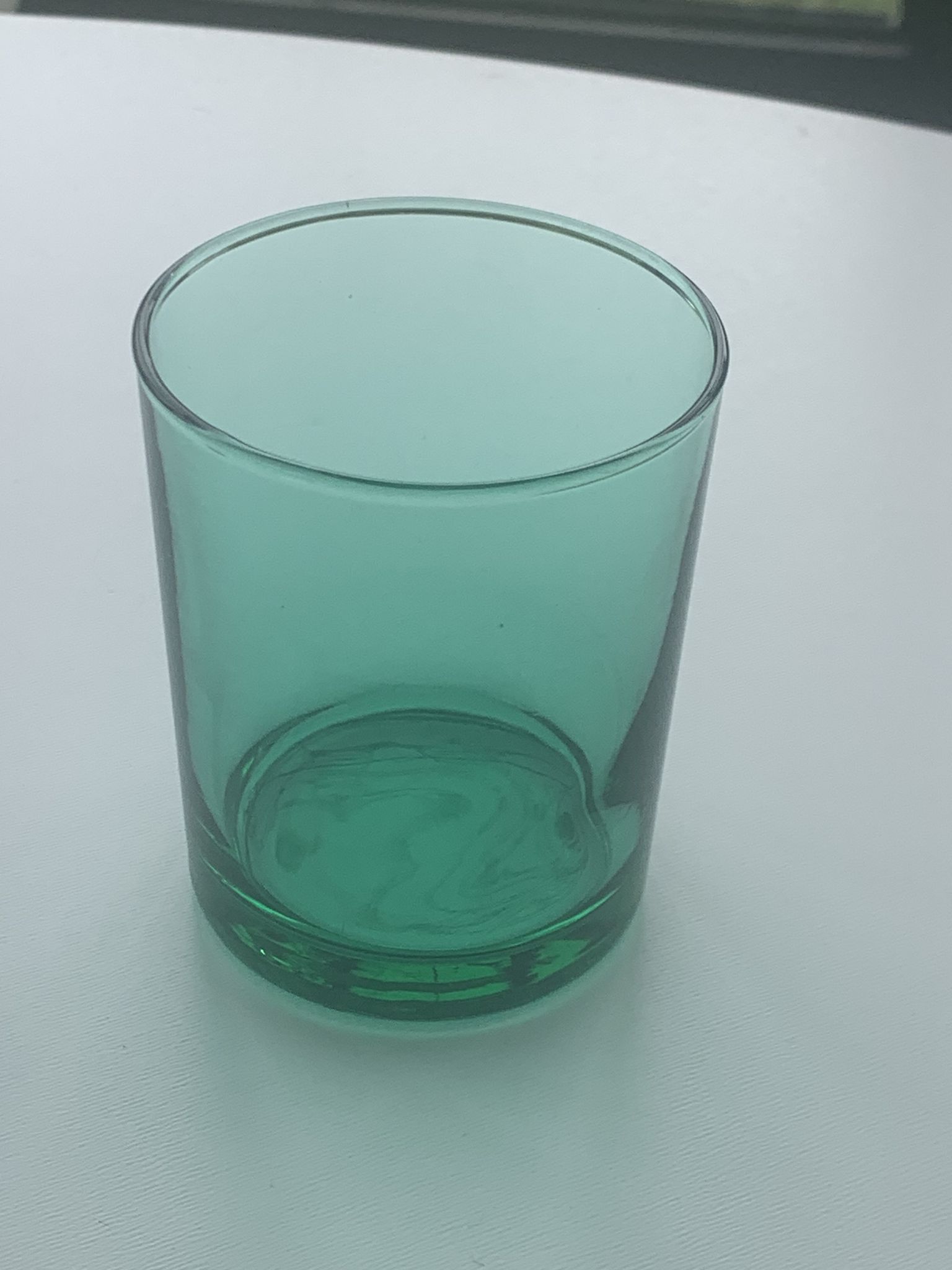 8 glasses in green glass with whisky, aperitif or water vintage 1970