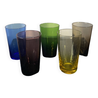 Set of 5 glasses in vintage colors