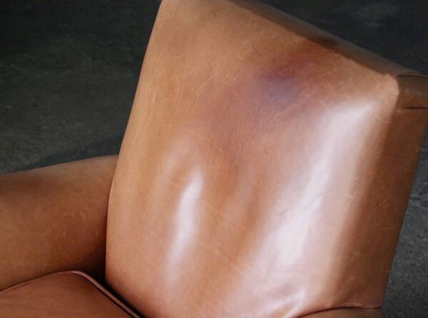 Fauteuil club en cuir vintage. très bel état.
