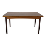 Scandinavian extendable table